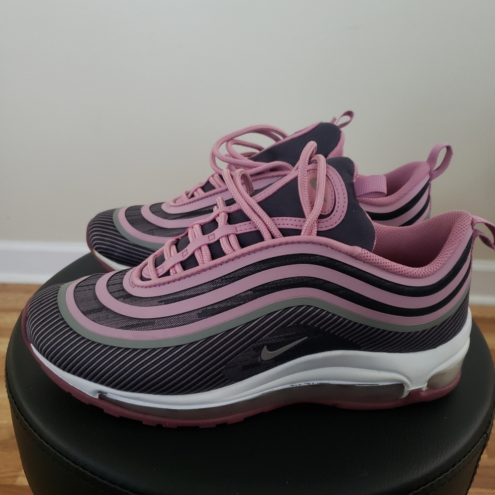 Women's sneakers